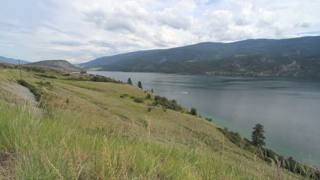 Columbia-Británica-Kalamaka-Lake-Okanagan-Con-Barco