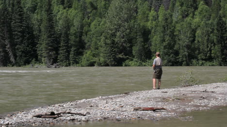 Canadá-Columbia-Británica-North-Thompson-Río-Pescador-Con-Mosca-Látigos-Línea-3