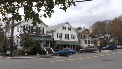 New-Jersey-Stockton-shop-with-striped-awning-1