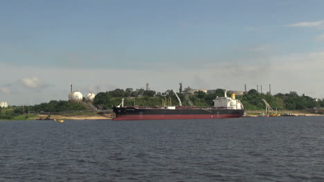 Manaus-industry-and-freighter-s