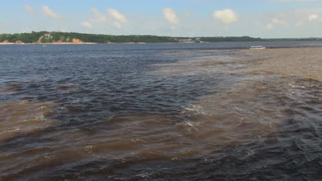 Amazonas-Fluss-Treffen-Der-Wassermischung