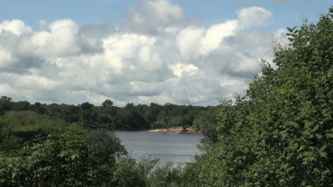 Amazonasblick-Auf-See-Und-Wald
