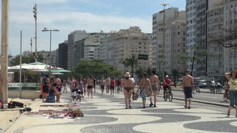 Rio-De-Janeiro-Copacabana-Leute-Auf-Der-Straße-S