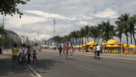 Rio-De-Janeiro-Copacabana-Skateboards-Und-Jogger-S