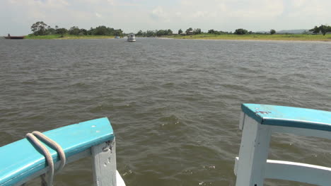 Brasilien-Amazonas-In-Der-Nähe-Von-Santarem-Bootsfahrt-S-Boat