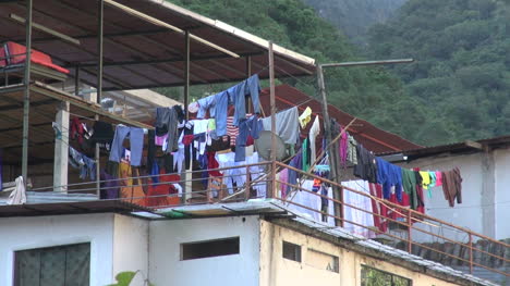 Peru-Heißes-Wasser-Wäsche-Auf-Dem-Dach
