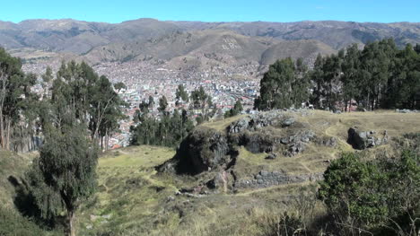 Perú-Ruinas-Incas-En-La-Colina-Sobre-Cusco