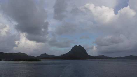 Bora-Bora-Saliendo-De-La-Isla