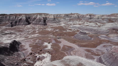 Vista-Del-Valle-Del-Bosque-Petrificado-De-Arizona-Desde-El-Punto-De-Vista-De-La-Mesa-Azul