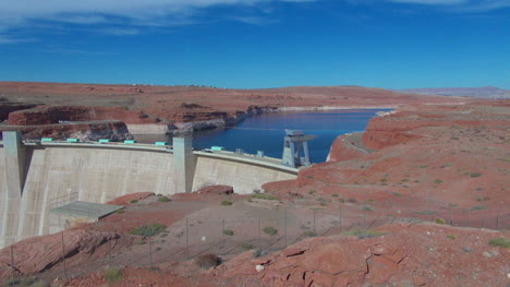 Arizona-Glen-Canyon-Dam-Und-Lake-Powell