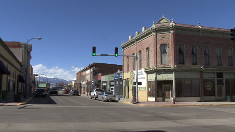 Colorado-Salida-green-light-on-main-street