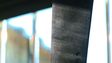 Close-shot-of-an-ancient-katana