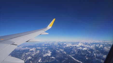 Time-lapse-Flight-from-Munich-to-Barcelona-over-the-snowy-Alps