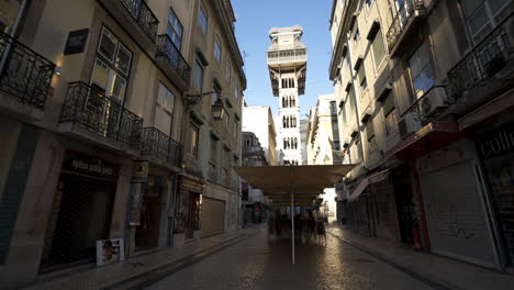 Sunrise-view-on-Elevador-de-Santa-Justa-in-Lisboa,-Portugal