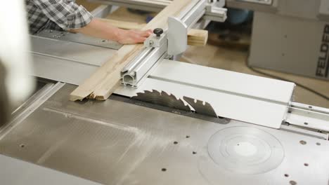 Circular-bench-saw-is-used-to-cut-two-battens-to-same-length