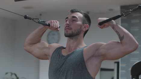 --Male-workout-in-the-gym---4K-60fps-normal-speed-2