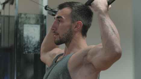 --Male-workout-in-the-gym---4K-60fps-normal-speed-8