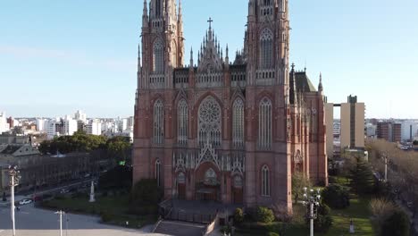 Fachada-De-La-Catedral-De-La-Plata,-Argentina