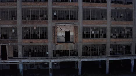 Abandoned-factory-in-Muskegon,-Michigan-with-drone-video-pulling-out