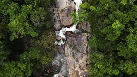 Eine-Luftaufnahme-Von-Als-Sadet-Wasserfall-Koh-Phangan,-Thailand