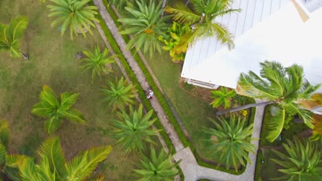 Toma-Aérea-De-Drones-De-República-Dominicana-En-Un-Resort-Durante-El-Día-1