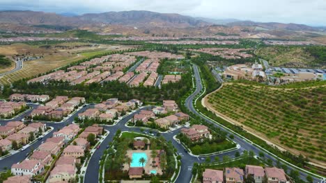 Aerial-View-of-Upscale-Residential-Neighborhood-in-Irvine,-Orange-County-CA-USA