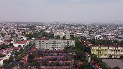 Rückwärtsschuss-Des-Wohngebiets-In-Tlatelolco,-Mexiko-Stadt
