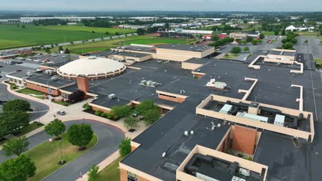 Rooftop-view-of-huge-public-high-school-in-USA