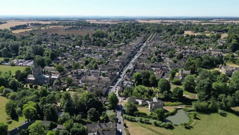 Burford-Cotswold-Hills-Oxfordshire-Reino-Unido-Panorámica-Drone-Vista-Aérea