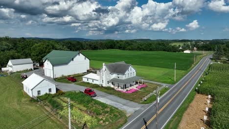 Family-farm-in-rural-USA