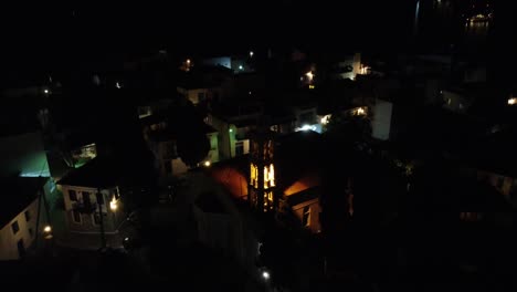 Una-Vista-Nocturna-De-La-Iglesia-En-Skiathos,-Grecia