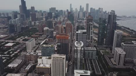 Drone-footage-of-Chicago-Skyline-panning-up