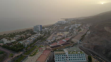 Apartments-Und-Hotels-Am-Strand-In-Fuerteventura,-Kanarische-Inseln