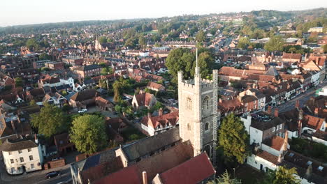 Tranquil-drone-shot-of-Henley-on-Thames,-Oxfordshire