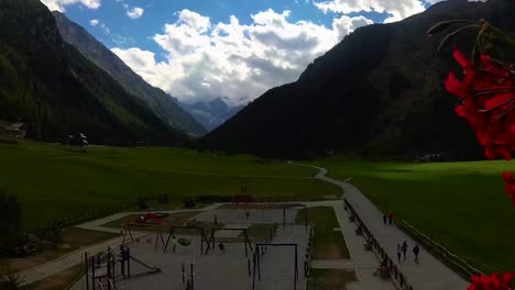 Timelapse-De-Nubes-Sobre-Las-Montañas-De-Gran-Paradiso-2