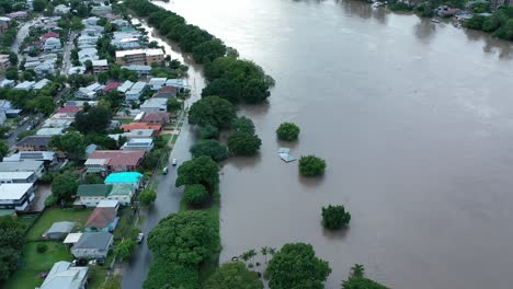 Toma-De-Drones-De-Calles-Inundadas-Y-Bajo-El-Agua-En-El-West-End,-Brisbane-Floods-Drone-Video-2022-Qld-Aus