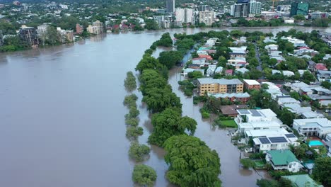 Drohnenaufnahme-Von-überfluteten-Und-Unter-Wasser-Stehenden-Straßen-Im-West-End,-Brisbane-überschwemmt-Drohnenvideo-2022-Qld-Aus-1