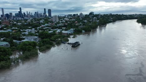 Drone-shot-of-Flooded-and-underwater-streets,-Brisbane-Floods-Drone-Video-2022-QLD-AUS