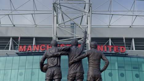 Manchester-United-Stadion-Der-Heiligen-Dreifaltigkeit-11