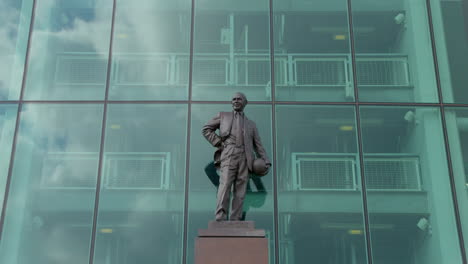 Estatua-De-Sir-Matt-Busby-3