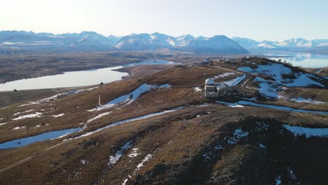 Lago-Tekapo-Y-Observatorio-Mt-John