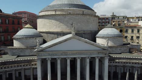 Piazza-Plebiscito-Plaza-En-Nápoles-4k-Por-Drone