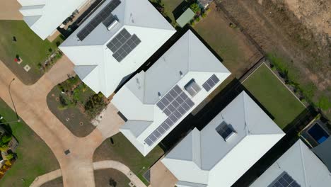 Top-down-drone-shot-of-a-newly-built-house-in-a-new-suburb
