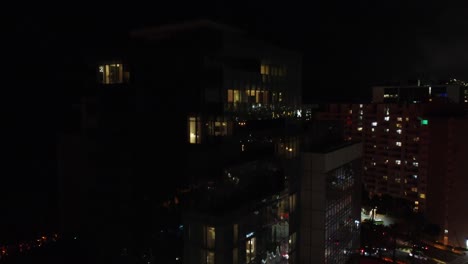 Building-filmed-from-above-in-the-streets-of-Miami-at-night