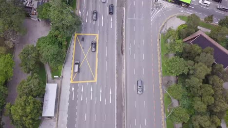 Drohnenaufnahmen-Der-Skyline-Und-Der-Straßen-Von-Singapur,-Singapur,-Uhd-8