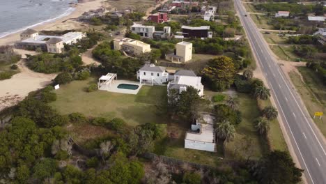 Luxury-houses-in-front-of-Jose-Ignacio-beach-in-Uruguay