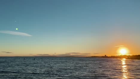Peaceful-sunset-at-the-sea