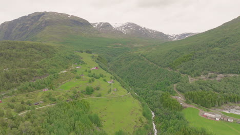 Lush-Green-Forest-And-Valley-In-Aurlandsvangen,-Norway