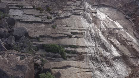 Steinmassive-Und-Bergwände-Auf-Der-Insel-Socotra