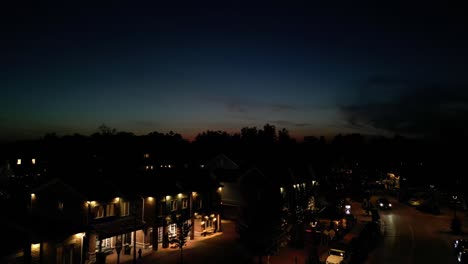 Kleinburg,-Ontario,-En-La-Hermosa-Foto-Nocturna-De-Un-Dron